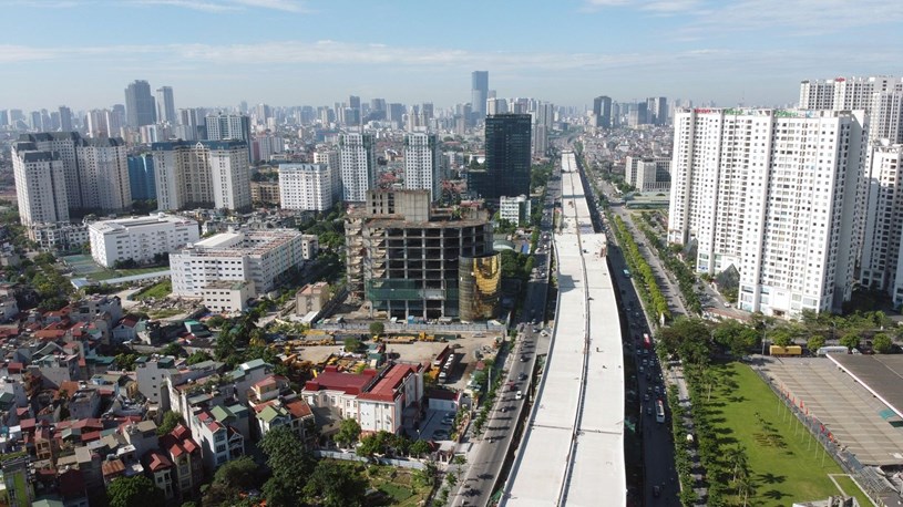 Thiếu cung, giá căn hộ tăng phi mã là hiển nhiên, thế nhưng nguồn cung rất dồi dào, giá vẫn tăng