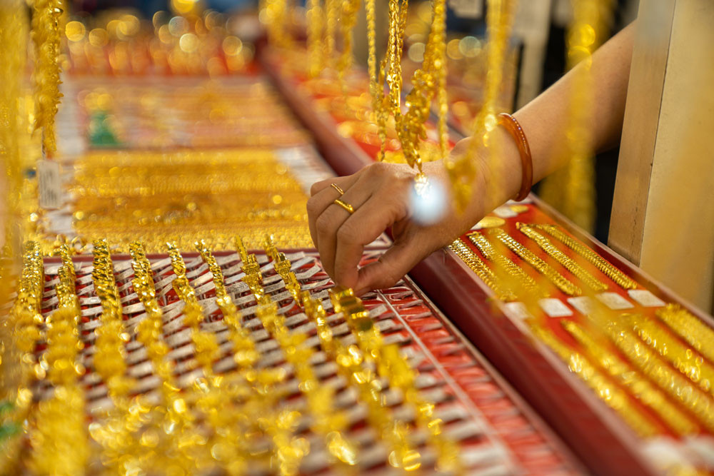 Giá vàng ngày 10/11: Vàng thế giới chao đảo